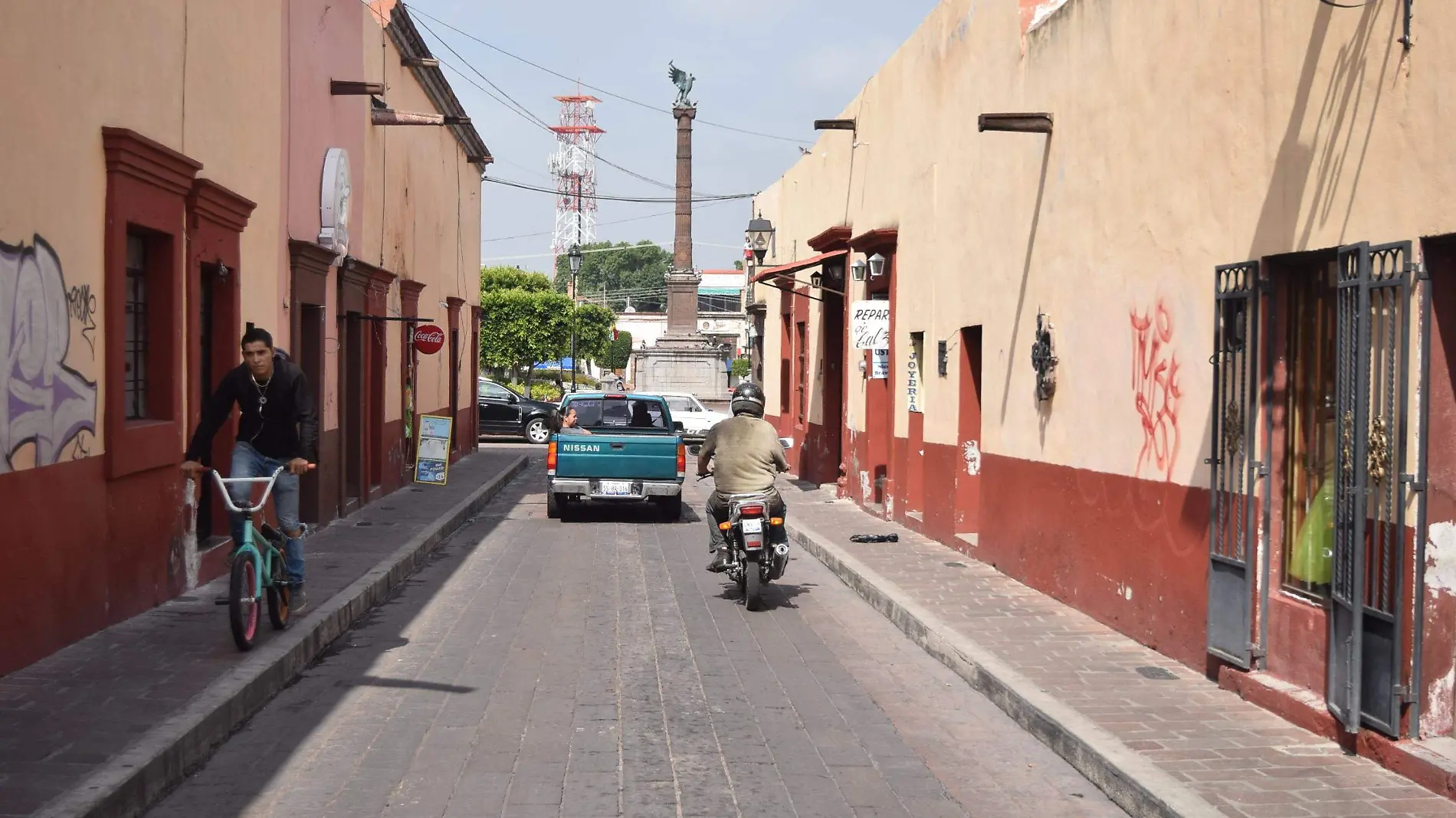 Comercios existentes se regularizaron en los últimos tres años. Foto Jacob Cabello